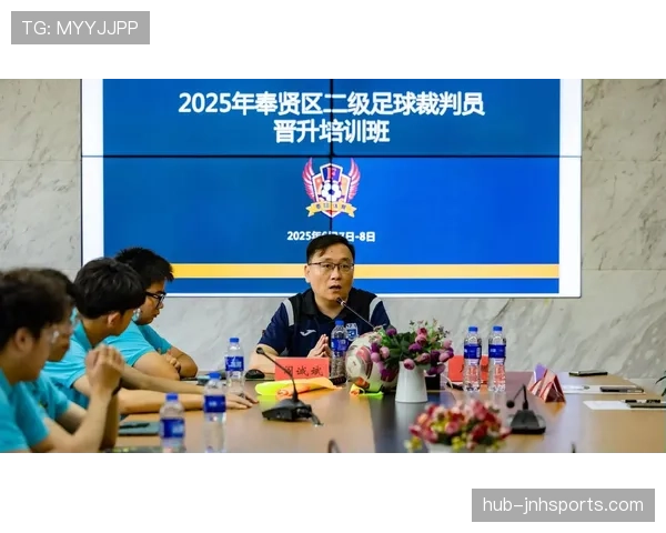 足球犯规规则详解：不同犯规种类及裁判判罚标准解析